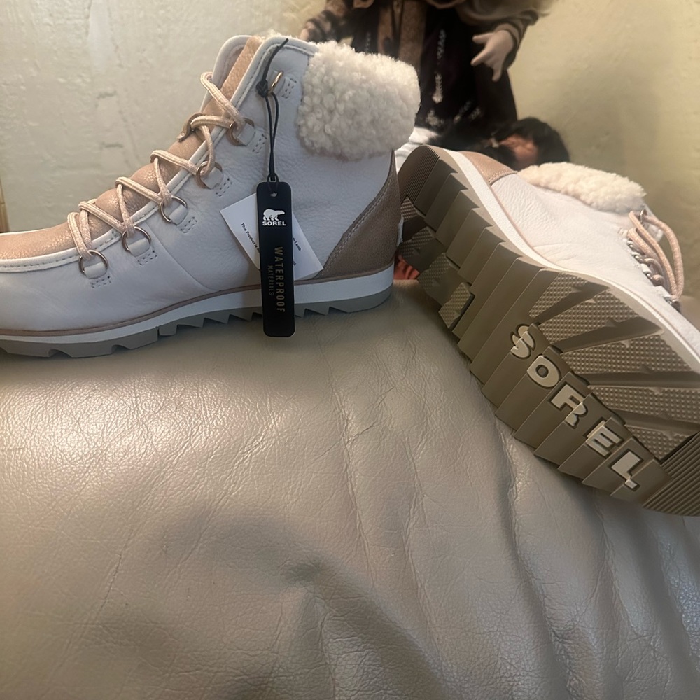 Sorel women waterproof boots brand new size 11